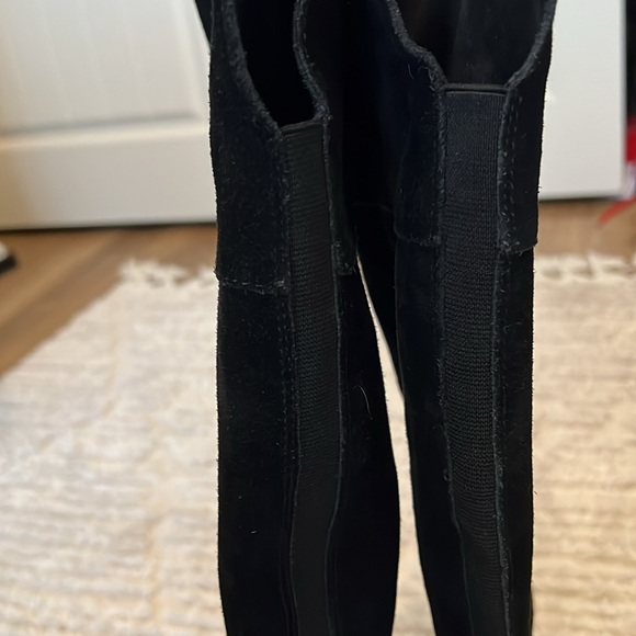 Black suede Vince Camuto size 7, never worn knee-high boots - Picture 8 of 8